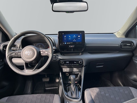 Toyota Yaris 10 of 12
