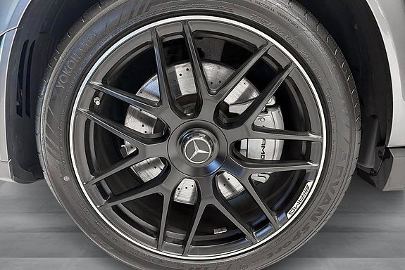 Mercedes-Benz GLE53 18 of 19