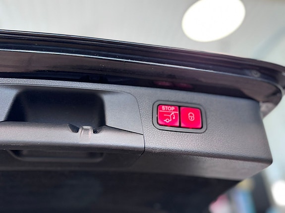 Mercedes-Benz E250 8 of 30