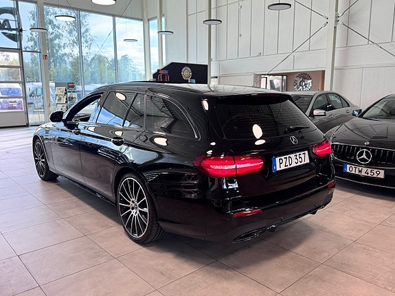 Mercedes-Benz E250 4 of 30