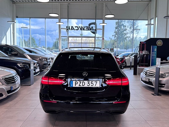 Mercedes-Benz E250 5 of 30