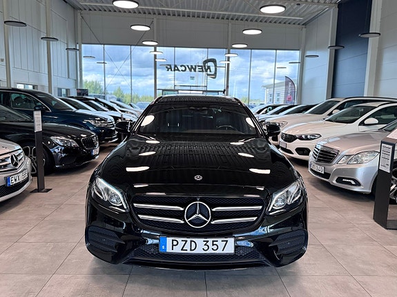 Mercedes-Benz E250 2 of 30