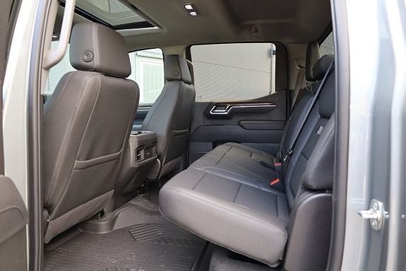 Chevrolet Silverado 1500 13 of 21
