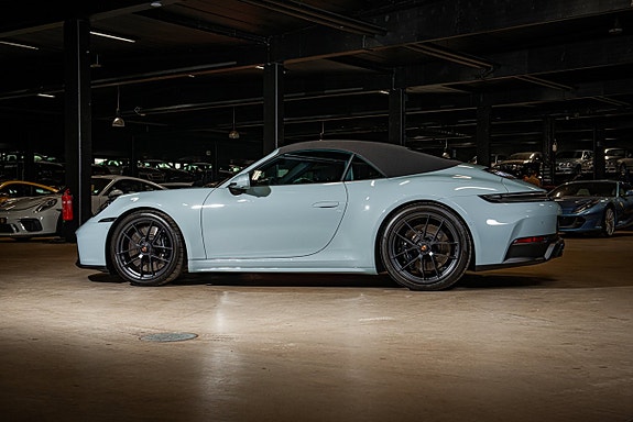 Porsche 911 4 of 30