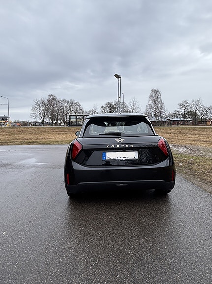 MINI Cooper E 3 of 3