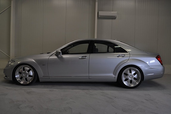 Mercedes-Benz S400 8 of 19