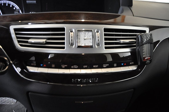 Mercedes-Benz S400 12 of 19