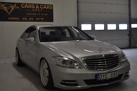 Mercedes-Benz S400 2 of 19