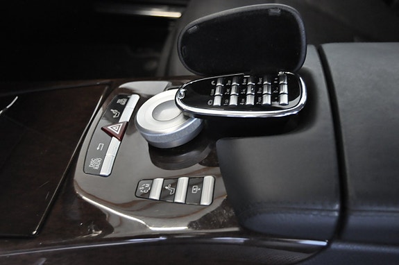 Mercedes-Benz S400 15 of 19