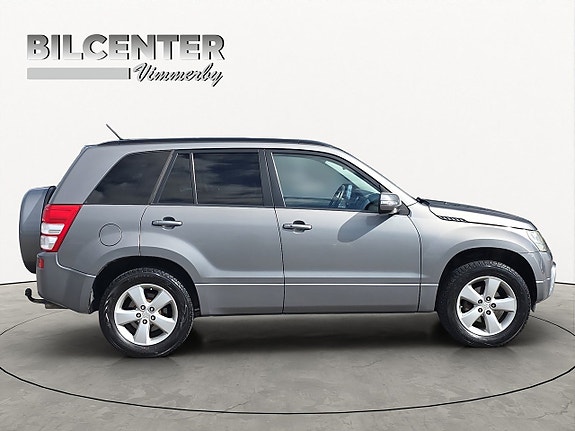 Suzuki Grand Vitara 7 of 17