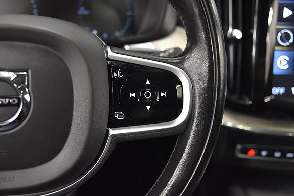 Volvo XC60 11 of 30