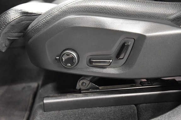 Volvo XC60 15 of 30