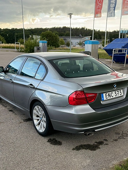 BMW 318d 3 of 8