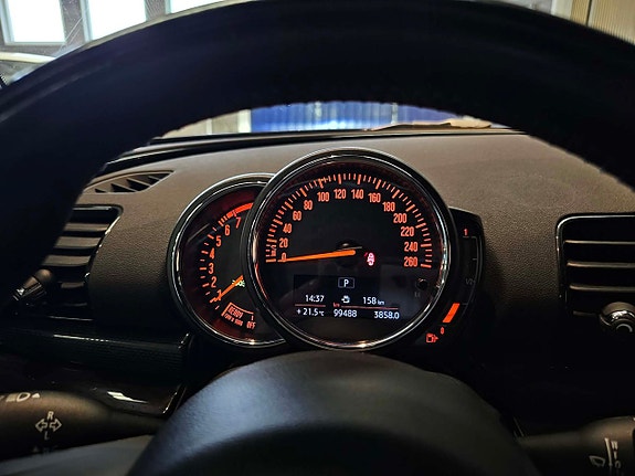 MINI Clubman Cooper S 11 of 19