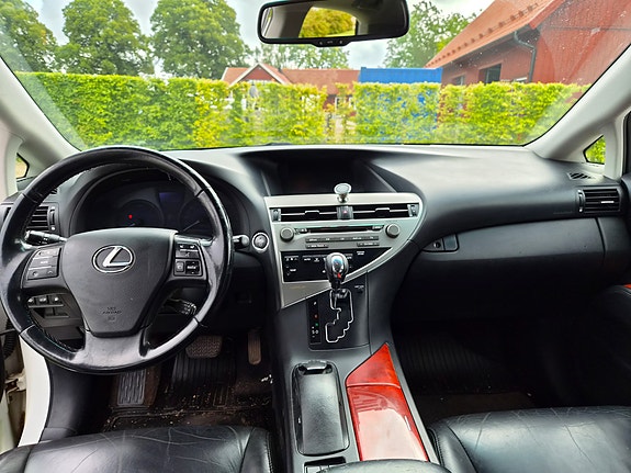 Lexus RX450h 5 of 8
