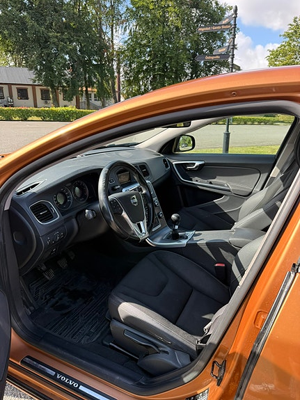 Volvo S60 3 of 4