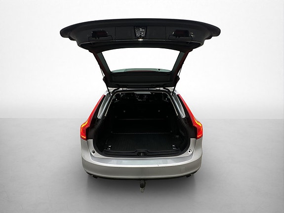 Volvo V90 10 of 30
