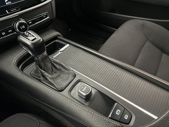 Volvo V90 27 of 30