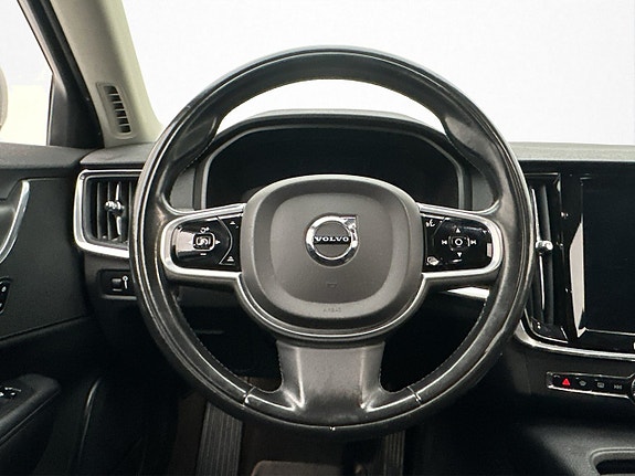 Volvo V90 14 of 30