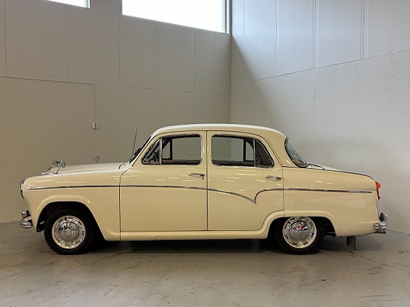 Austin Cambridge 4 of 19