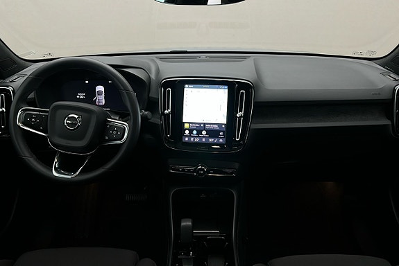 Volvo C40 3 of 3
