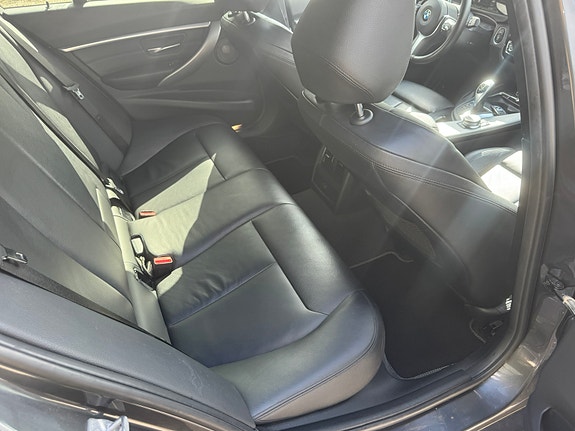 BMW 340i 9 of 9