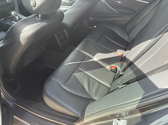 BMW 340i 8 of 9