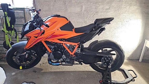 KTM KTM 1390 SUPER DUKE R 2 of 2