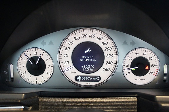 Mercedes-Benz E350 21 of 23