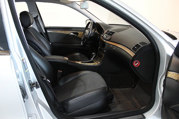 Mercedes-Benz E350 7 of 23
