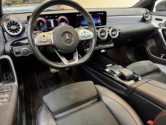 Mercedes-Benz CLA200 8 of 19