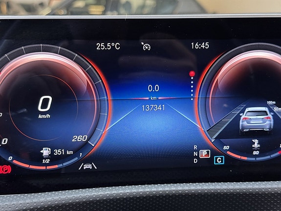 Mercedes-Benz CLA200 17 of 19