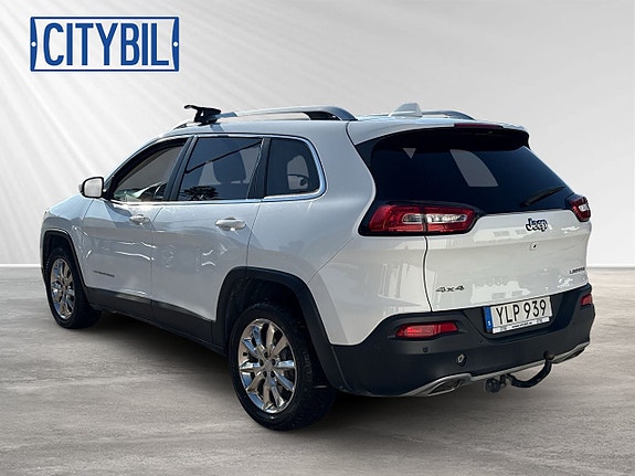 Jeep Cherokee 3 of 30