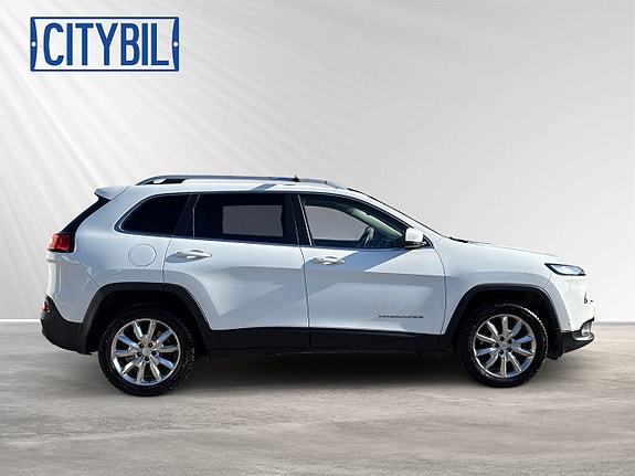 Jeep Cherokee 12 of 30