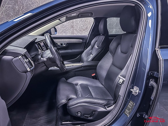 Volvo V90 Cross Country 14 of 27