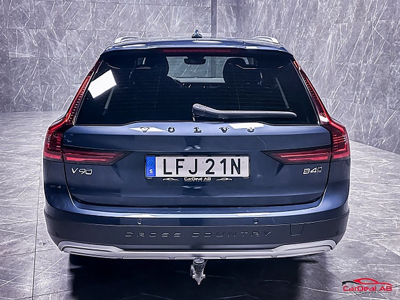 Volvo V90 Cross Country 4 of 27