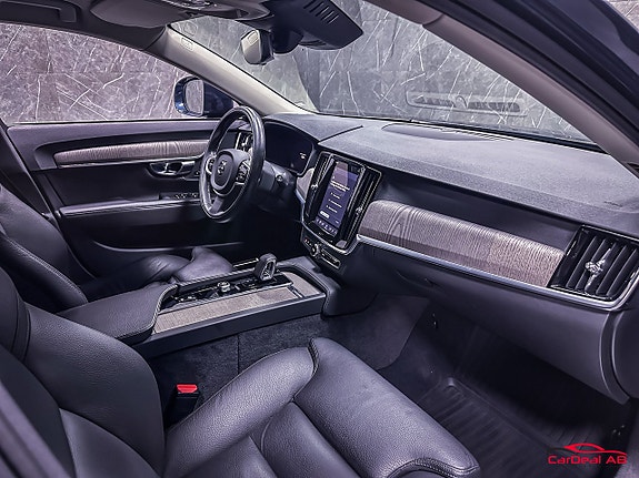 Volvo V90 Cross Country 11 of 27