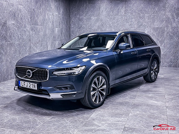 Volvo V90 Cross Country 7 of 27