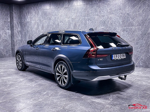 Volvo V90 Cross Country 5 of 27