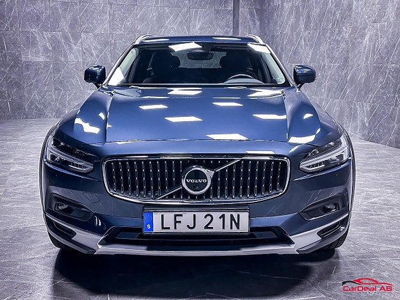 Volvo V90 Cross Country 8 of 27