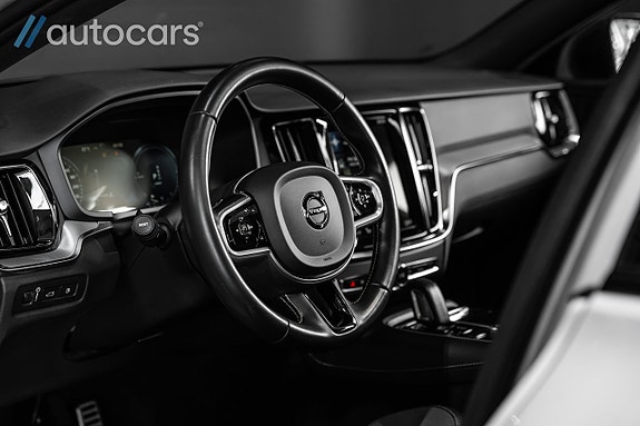 Volvo S60 19 of 30