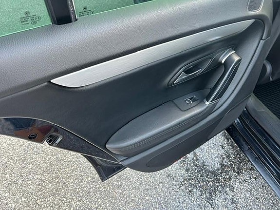 Volkswagen Passat CC 13 of 18