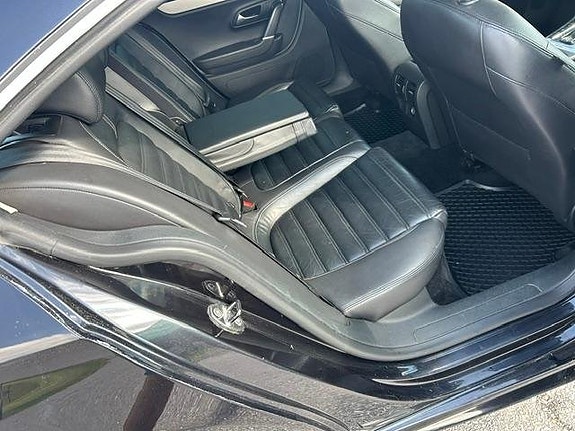Volkswagen Passat CC 9 of 18