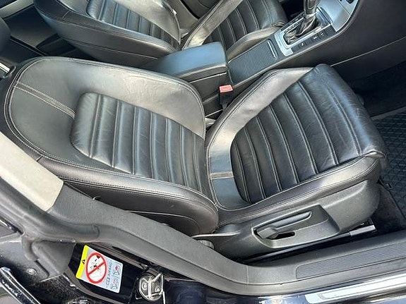 Volkswagen Passat CC 8 of 18