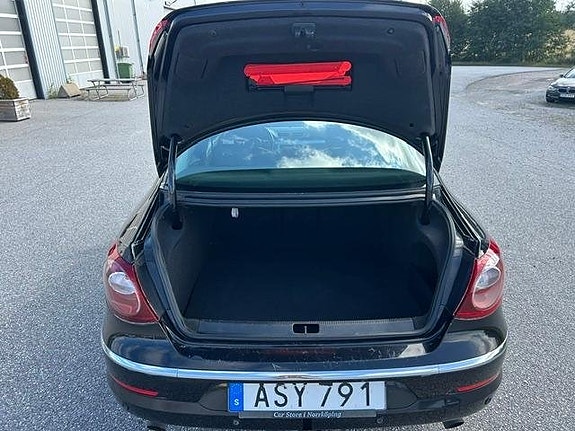 Volkswagen Passat CC 17 of 18