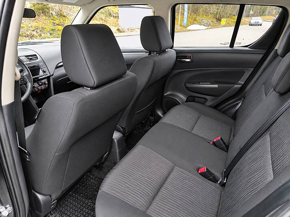 Suzuki Swift 9 of 9
