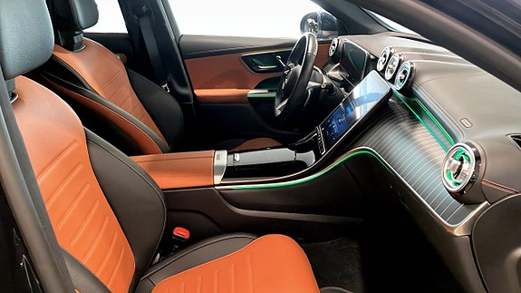 Mercedes-Benz GLC300 de 4 of 9
