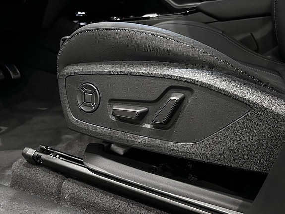 Audi Q6 e-tron 7 of 18