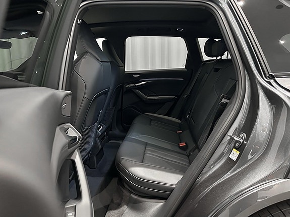 Audi Q6 e-tron 9 of 18