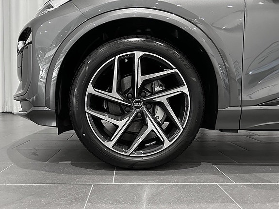 Audi Q6 e-tron 5 of 18